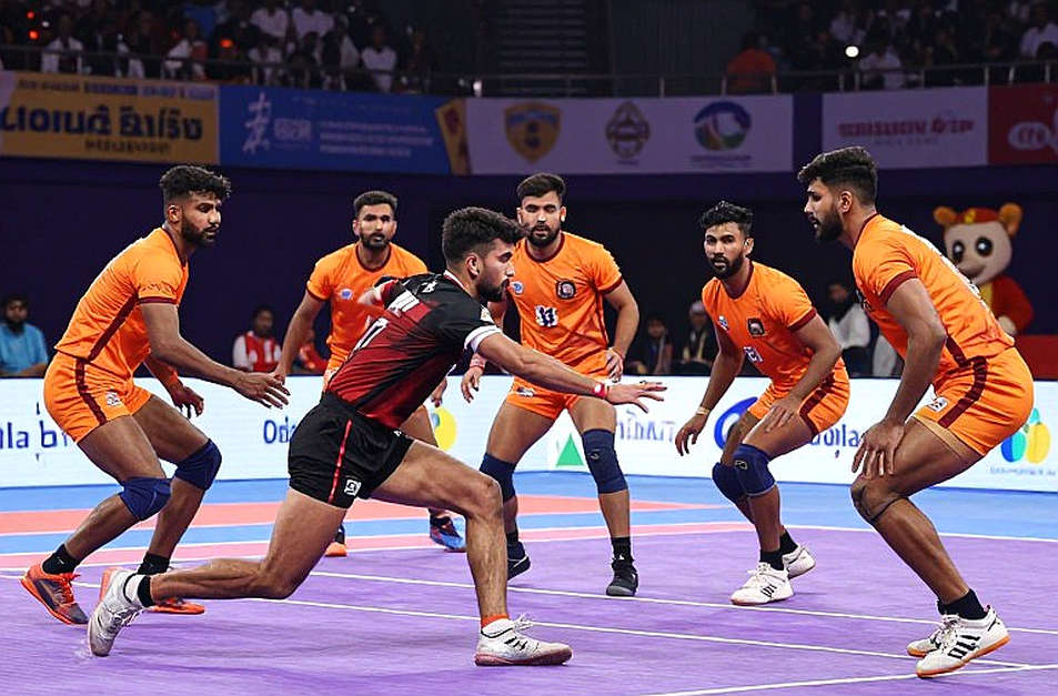 अहमदाबाद की पॉइंट्स टेबल उन टीमों को ऊपर रख रही है जिन्होंने एक भी रेड नहीं की